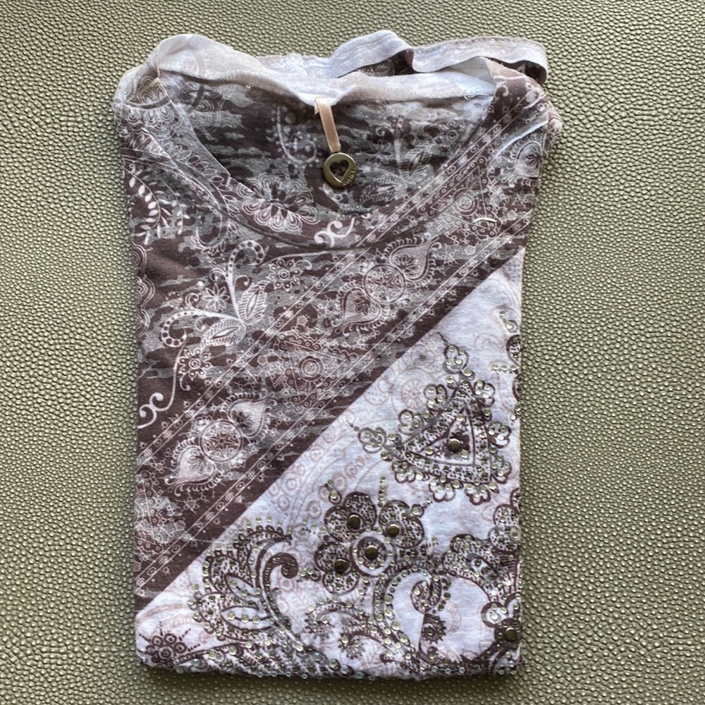 Robin K. Grey/Black Bejeweled Paisley Pattern Thin Fitted Tshirt